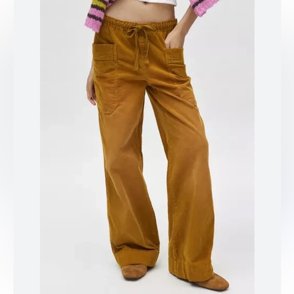 Urban Outfitters Pants - NWT urban outfitters kimchi blue corduroy lowrise baggy pants